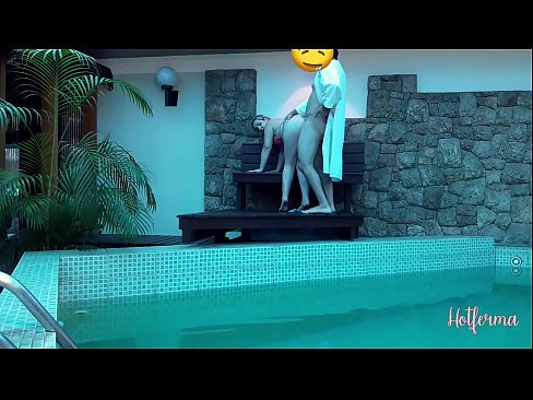 ❤️ Bòs envite sèvant nan pisin lan, men li pa t 'kapab reziste yon cho ❤❌ Ponografi anal nan ht.hentai-for.ru ❌